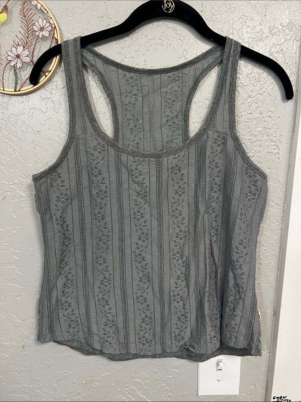 VINTAGE HOLLISTER Y2K 2000’s GRAY LACE FLORAL RACERBACK TNAK TOP MEDIUM